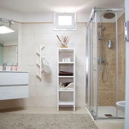 Myr Apartment